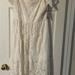 Vince Camuto 2 tiered hemmed dress size 14